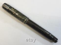 1932-33 Parker Vacuum Filler lockdown Fountain Pen (silver pearl) Rare