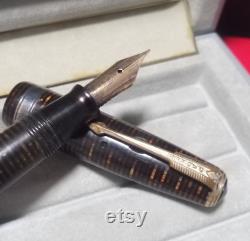 1940's Parker Vacumatic fountain pen, Medium nib Parker Vacumatic USA fountain pen