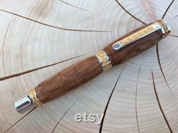 A fountain pen made by mountain and tree lover Japanese fountain pen Uses high-grade cedar Made in Japan Handmade by craftsmen