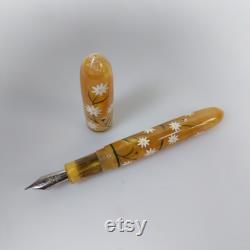 Daisy Handmade and Handpainted Fountain Pen.