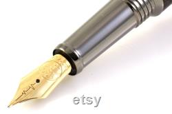 Fountain Pen Lightning Strike 18k Gold Feather in Lightning Shape