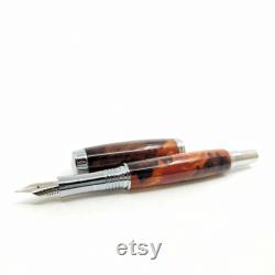 Fountain Pen Walnut and Resin