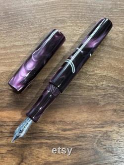 Handmade Omas Bologna la Magica Fountain Pen