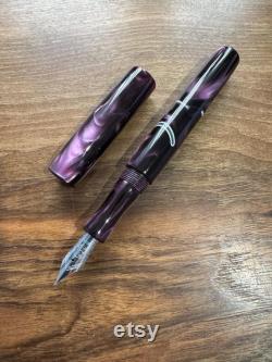 Handmade Omas Bologna la Magica Fountain Pen