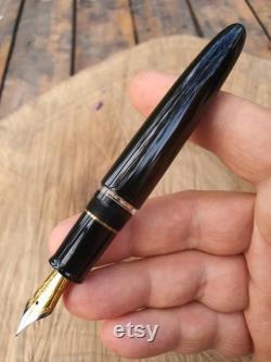 Handmade fountain pen