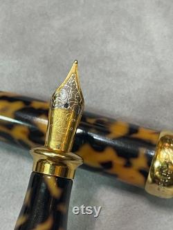 Jean Pierre Lepine fountain pen Winston Finition Boisee and PL. OR