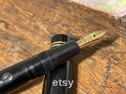 Le Special 8 de BAYARD vintage fountain pen 18k gold nib superb