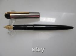 NOS Eversharp SkyLine Pen in original Box, Black pen, Gold Nib with unused cartridges