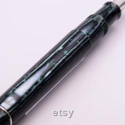 Omas Arco Green Cellulloid HT trim Fountain pen