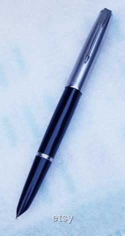 PARKER 51 Classic Fountain Pen. vintage c1950s