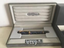 Parker Duofold International Blue Marble Vintage Fountain Pen. 18K-750 Fine nib. Mint Condition. Cases and Signed Warrantee Included.