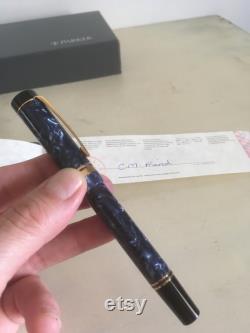 Parker Duofold International Blue Marble Vintage Fountain Pen. 18K-750 Fine nib. Mint Condition. Cases and Signed Warrantee Included.