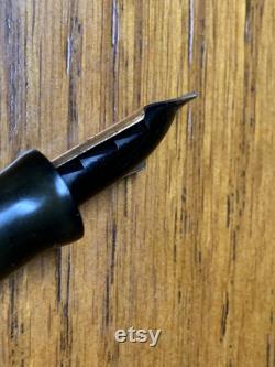 Parker Senior Streamline ca 1933 Fountain pen in very good condition new sac installed ready to write