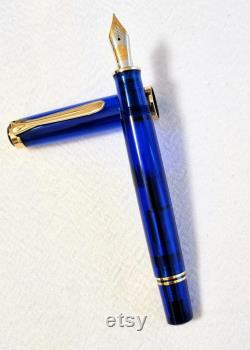Pelikan M800 Blue Ocean vintage fountain pen in transparent blue resin, 1994, limited edition. and numbered