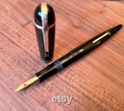 Restored Eversharp Skyline, Vintage Fountain Pen with Flexible Nib. Standard size, in Black with gold trim. Read description please.