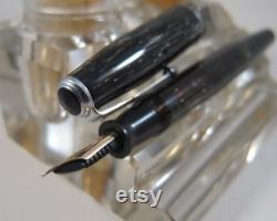 Restored Parker Fountain Pen Vacumatic Shadow Wave Black and Gray Fine Point Nib Vintage 1940