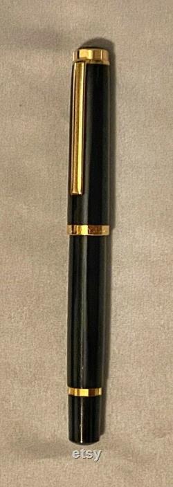 Tiffany and CO Black Resin Piston Fountain Pen 18 K Gold BROAD NIB