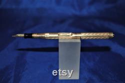 Vintage Beautiful Restored Signet Jr. lady's Gold filled Ink Fountain pen