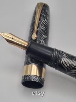 Vintage, Conway Stewart 27, Grey, Crosshatch Pattern, Fountain Pen, Fully Restored, Ready to Write.