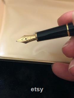 Vintage Meisturstuck Montblanc Black 4810 Fountain Pen Medium Nib White 14K Gold Tip