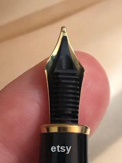 Vintage Meisturstuck Montblanc Black 4810 Fountain Pen Medium Nib White 14K Gold Tip