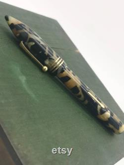 Vintage National Pen Co Fountain Pen GRAPHIC Celluloid fountain Pen, 14kt gold