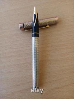 Vintage Sheaffer 14K ( 585 ) nib Fountain pen USA made.