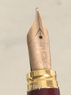 WATERMAN IDEAL PARIS 18K 750 Gold Nib Fountain Pen. Luxurious Waterman Pen, Original Case, Cartridges and Ink Converter Included. Mint.