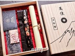 Wancher Makoto Maki-e Sakura Fountain Pen