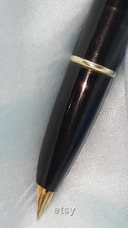 Waterman Taperite Red barrel with gold lever--no threads on barrel 