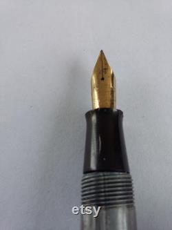 Watermans 512 V fountain pen made in England circa 1940s 14k gold nib silver grey vest fountain pen